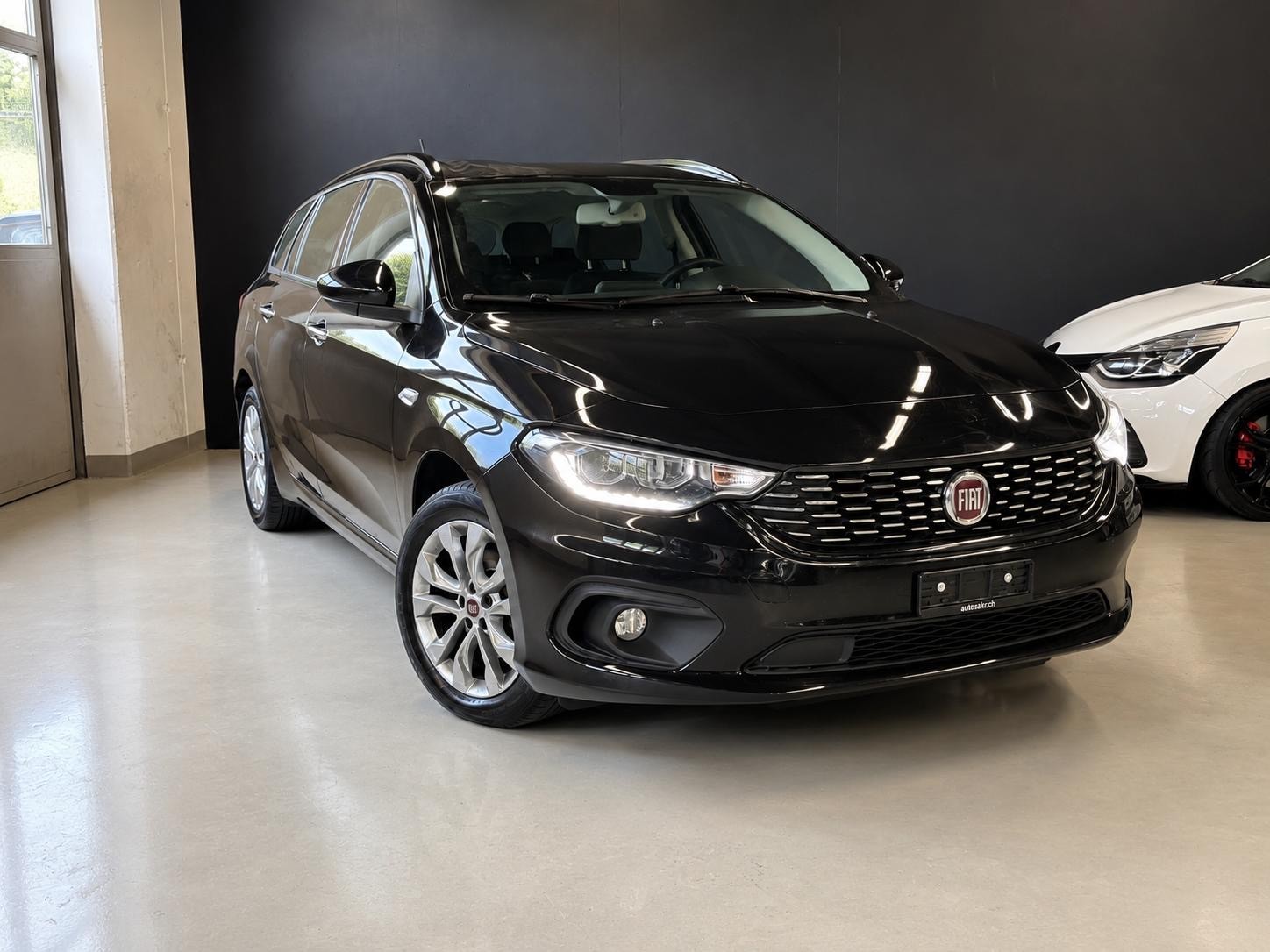 FIAT Tipo 1.6MJ Station Wagon Lounge DCT-image-3
