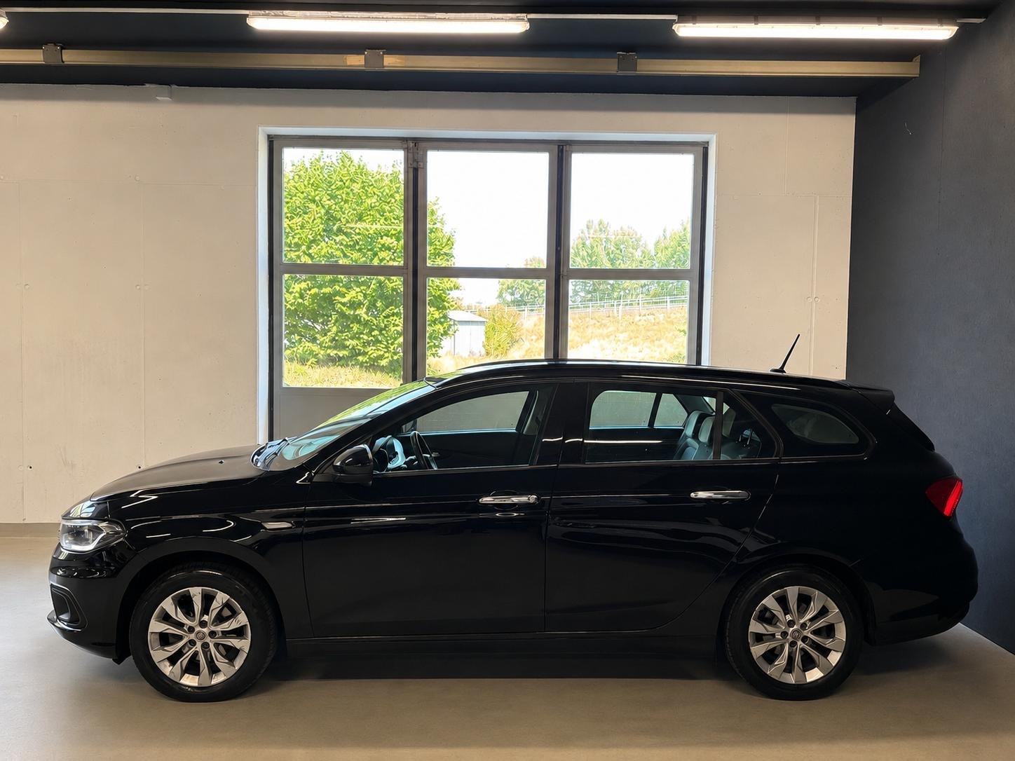 FIAT Tipo 1.6MJ Station Wagon Lounge DCT-image-7