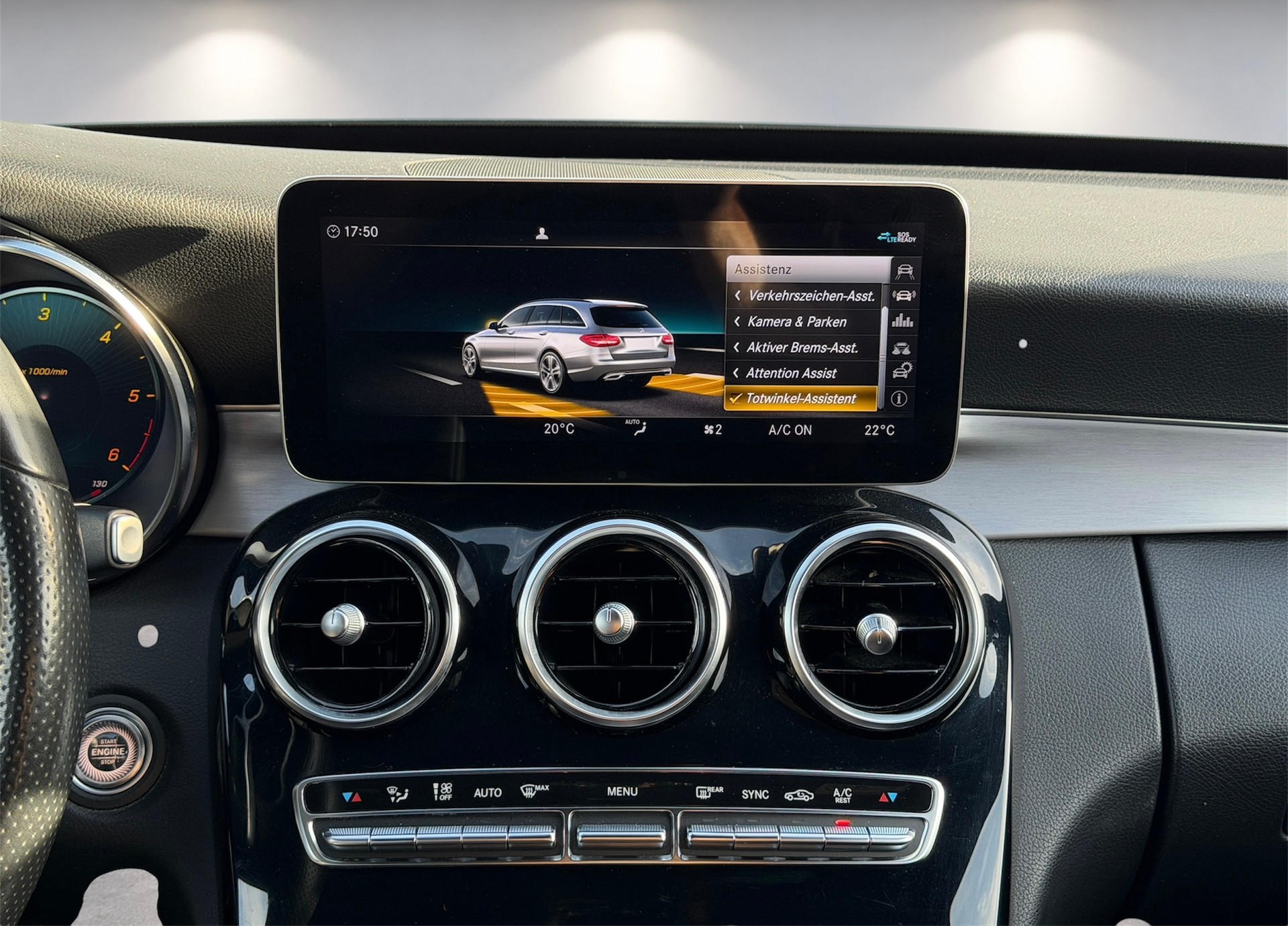 MERCEDES-BENZ C 220 d AMG Line 4Matic 9G-Tronic-image-12