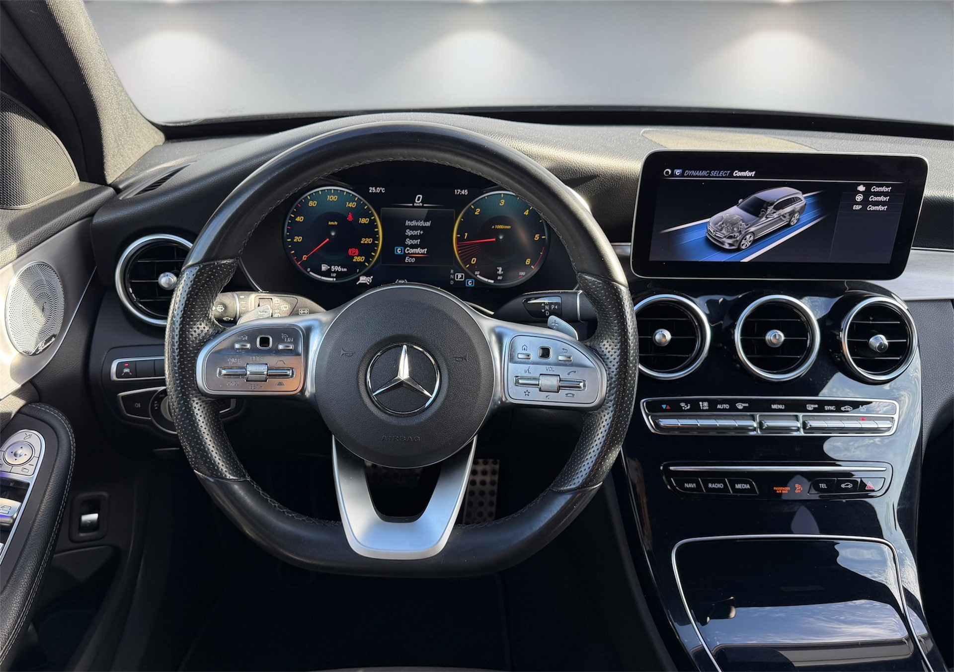 MERCEDES-BENZ C 220 d AMG Line 4Matic 9G-Tronic-image-13