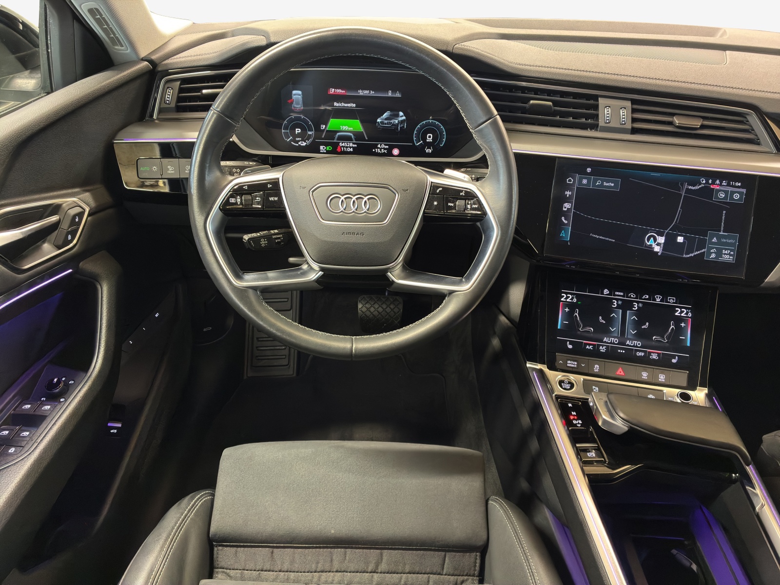 AUDI Q8 55 e-tron S line quattro-image-8