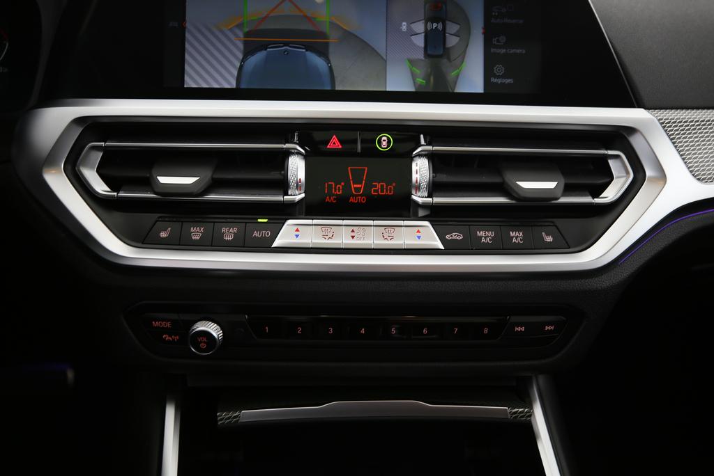 BMW M340i xDrive Touring-image-11