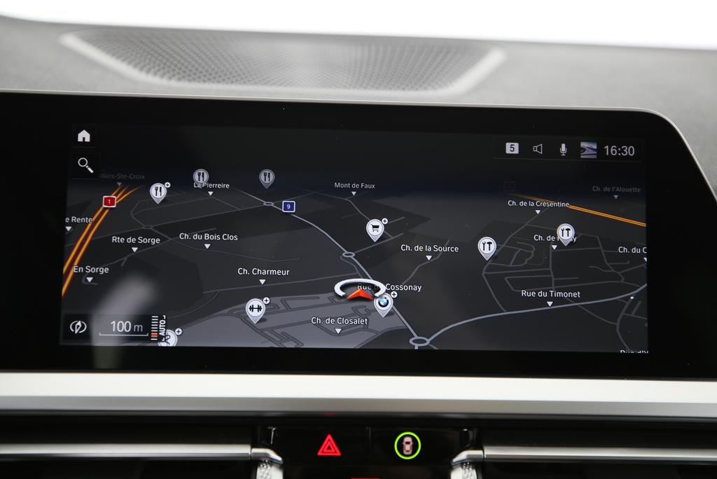 BMW M340i xDrive Touring-image-8