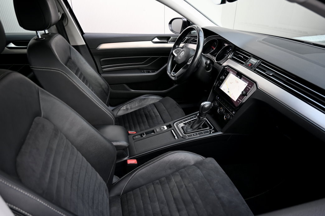 VW Passat 2.0 TDI BMT Elegance DSG-image-4