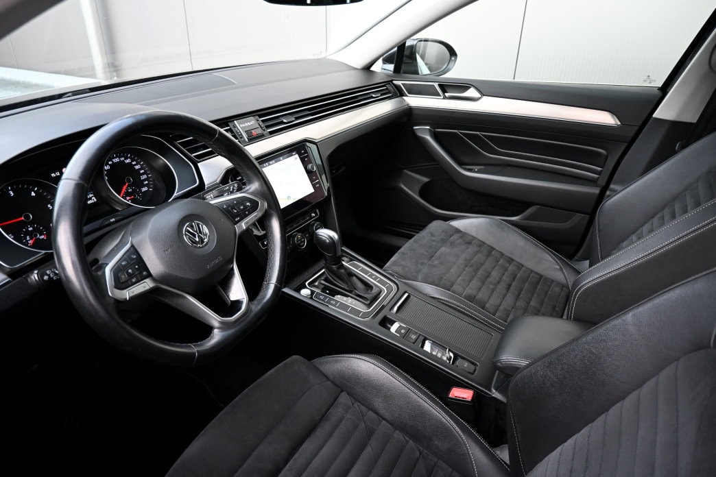 VW Passat 2.0 TDI BMT Elegance DSG-image-8