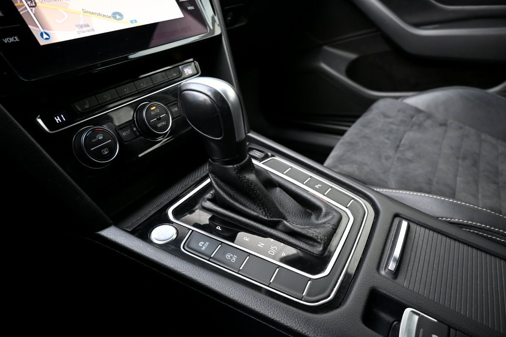 VW Passat 2.0 TDI BMT Elegance DSG-image-9