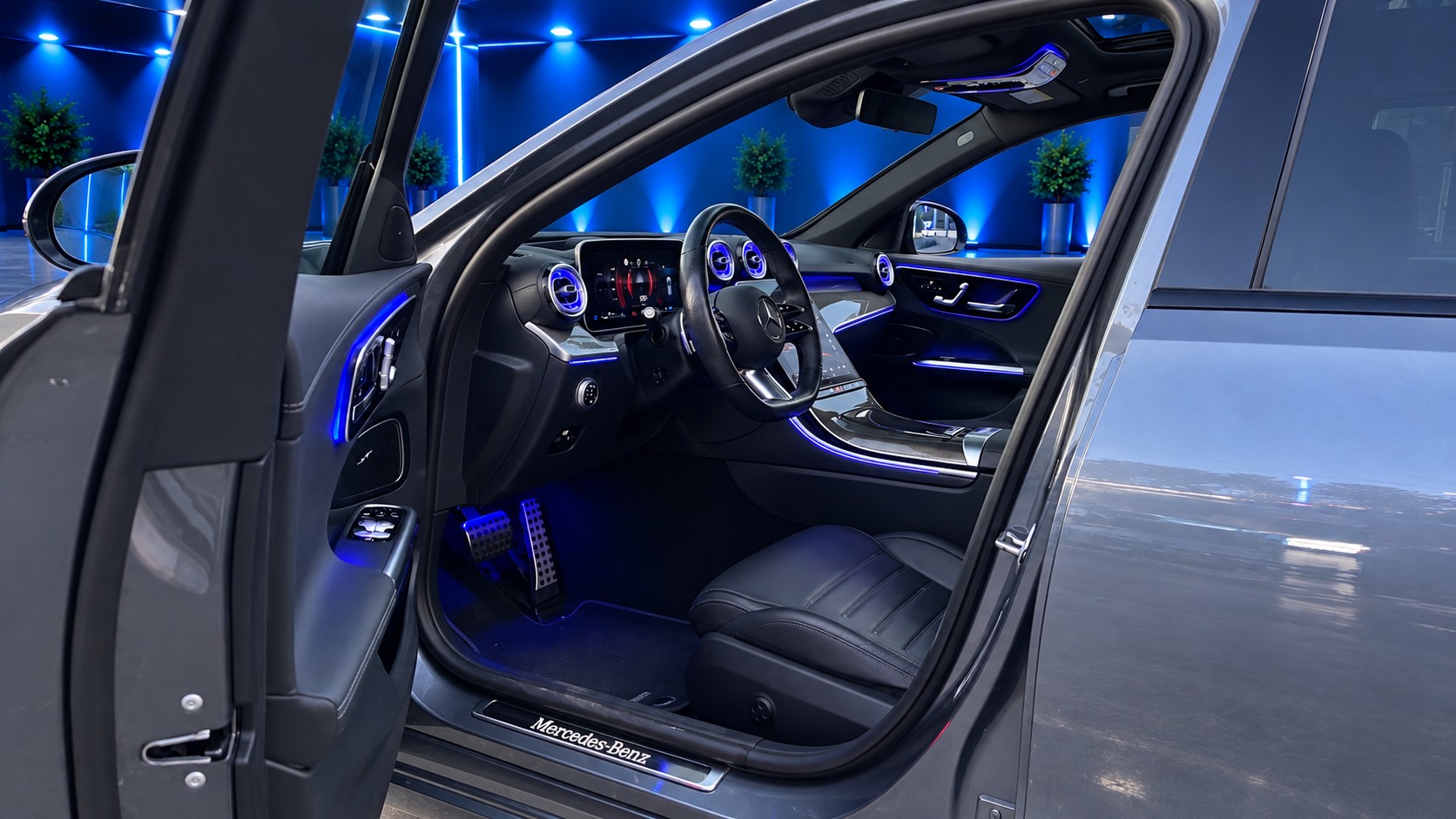 MERCEDES-BENZ C 220 d T 4Matic AMG Line-image-8