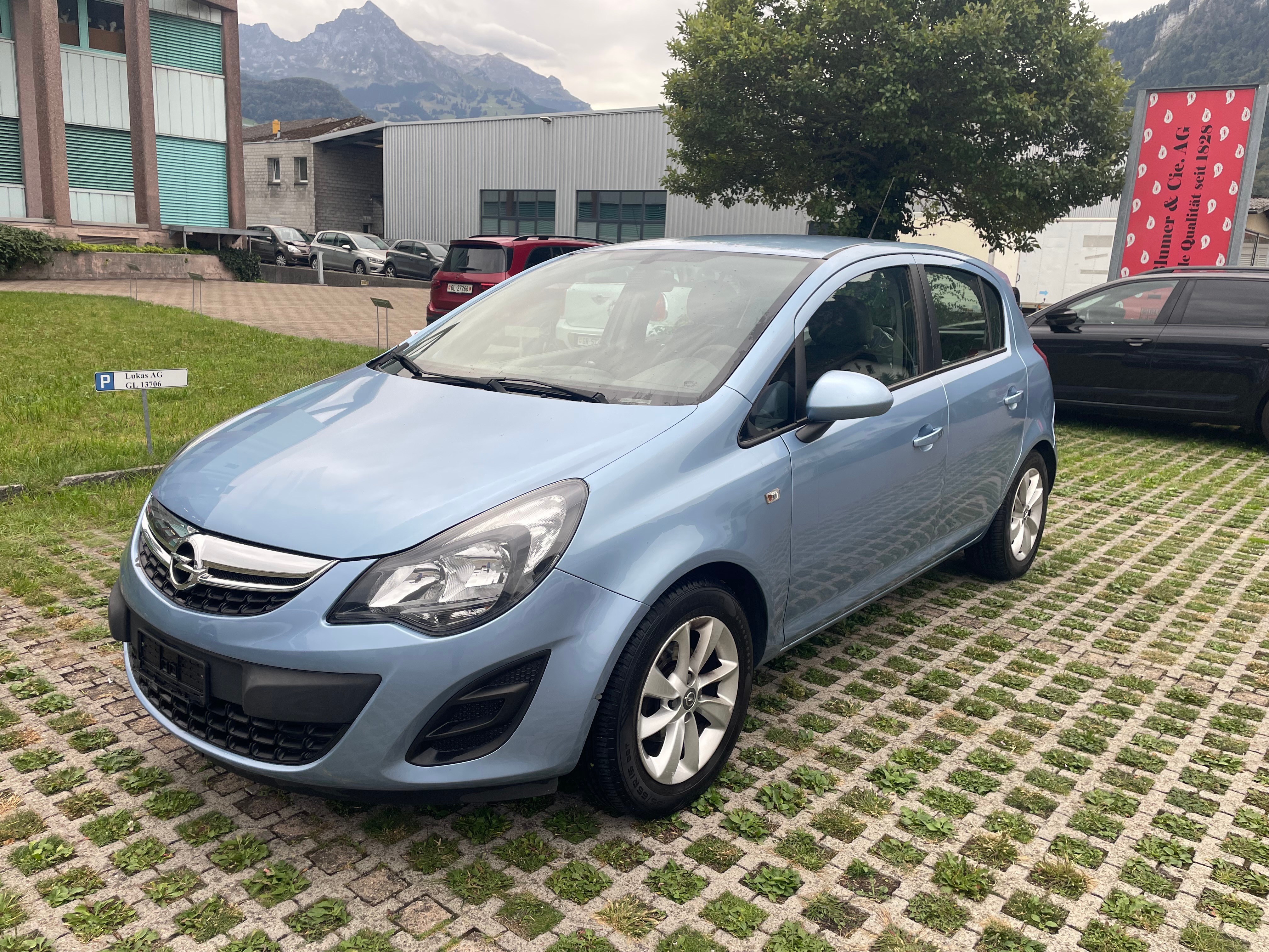 Car photo