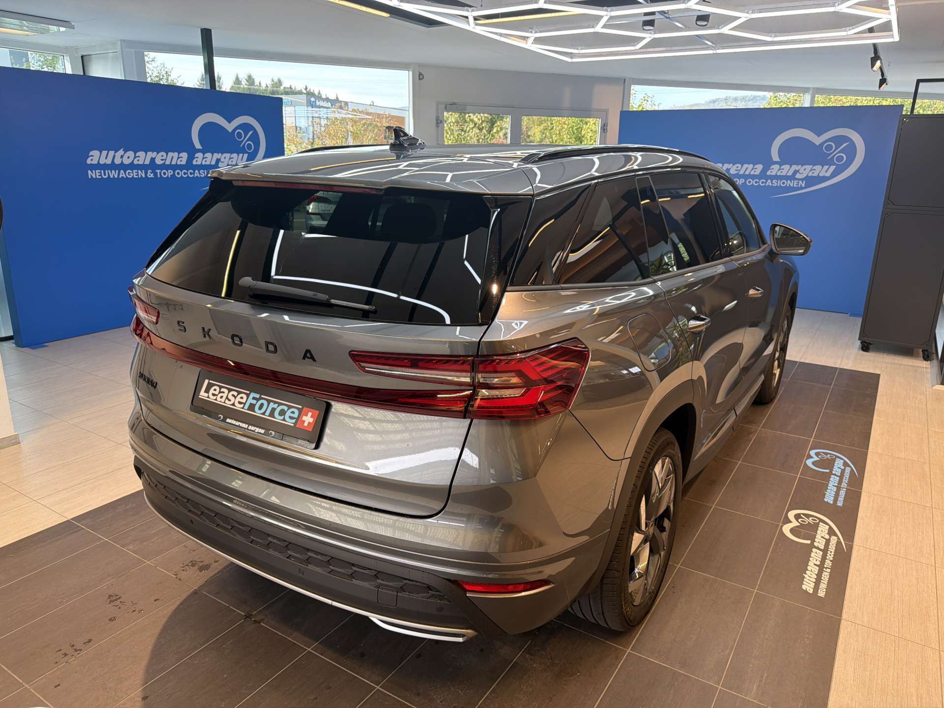 SKODA Kodiaq 2.0 TDI Sportline 7-Plätzer DSG-Automat-image-2