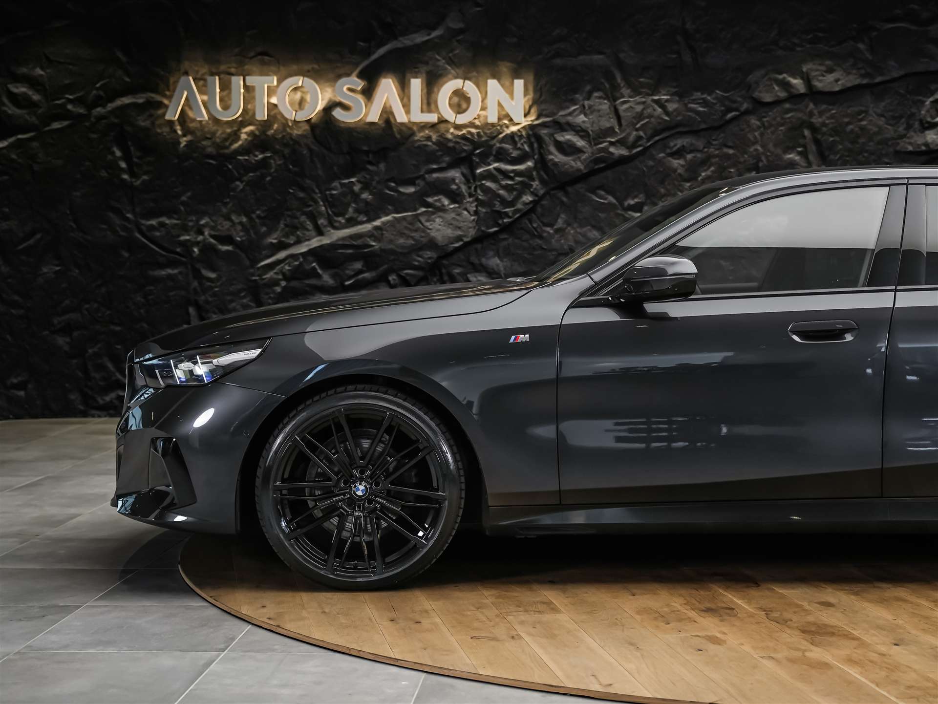 BMW 520i 48V M Sport Steptronic *ICONIC GLOW*Werksgarantie*21" Felgen*Sitzlüftung*-image-16