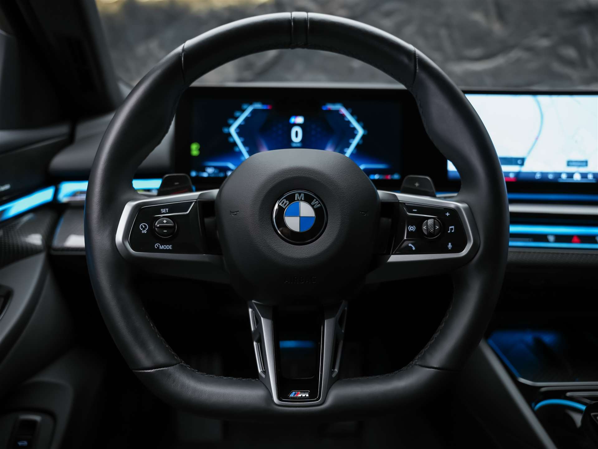 BMW 520i M Sport Steptronic *Werksgarantie*21" Felgen*ICONIC GLOW*-image-29
