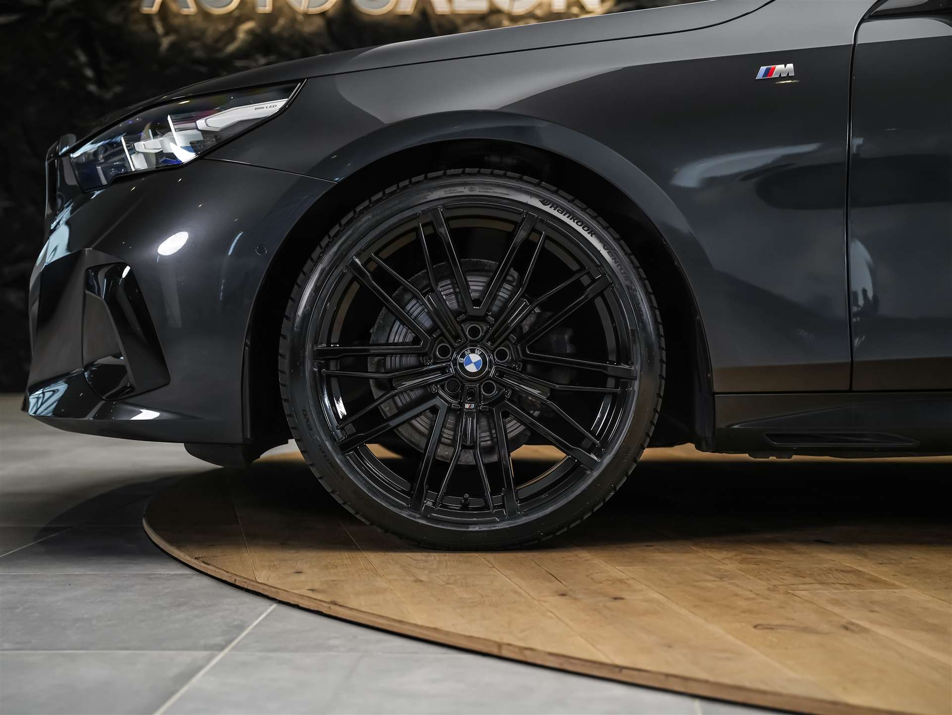 BMW 520i M Sport Steptronic *Werksgarantie*21" Felgen*ICONIC GLOW*-image-17