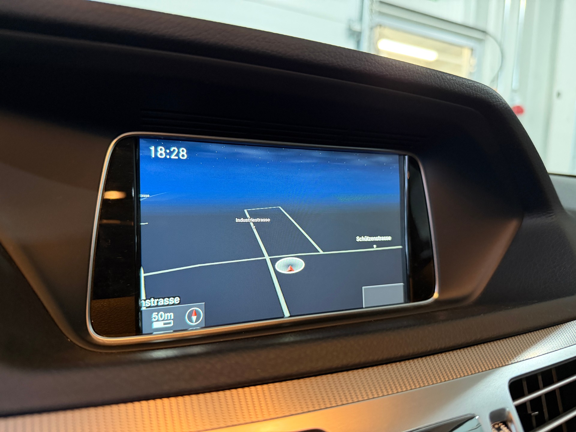 MERCEDES-BENZ E 250 CDI Avantgarde 4Matic 7G-Tronic (CH)-image-11