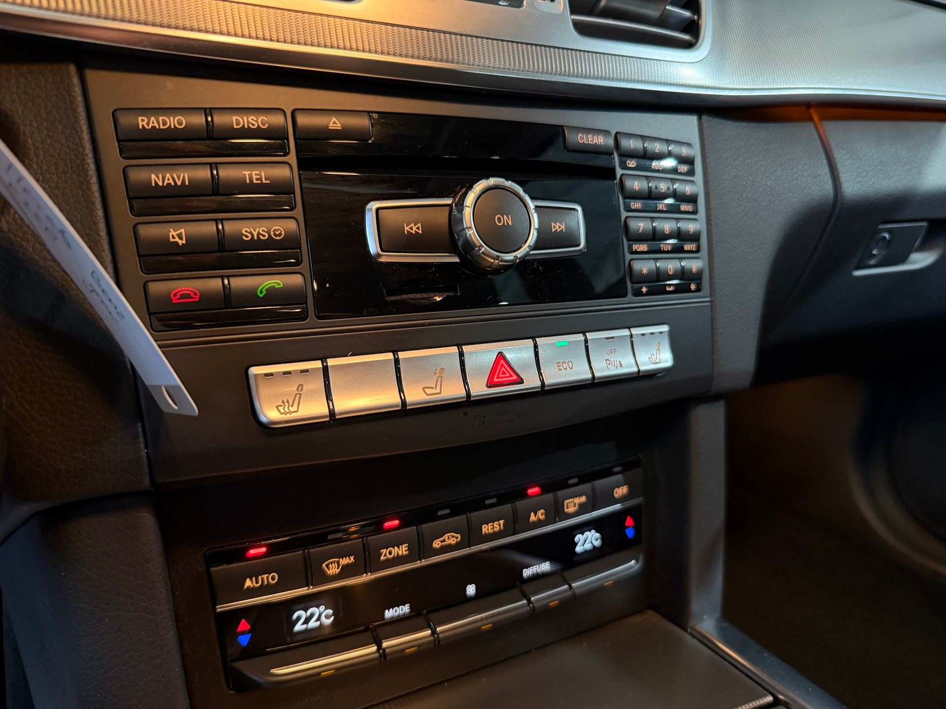 MERCEDES-BENZ E 250 CDI Avantgarde 4Matic 7G-Tronic (CH)-image-12