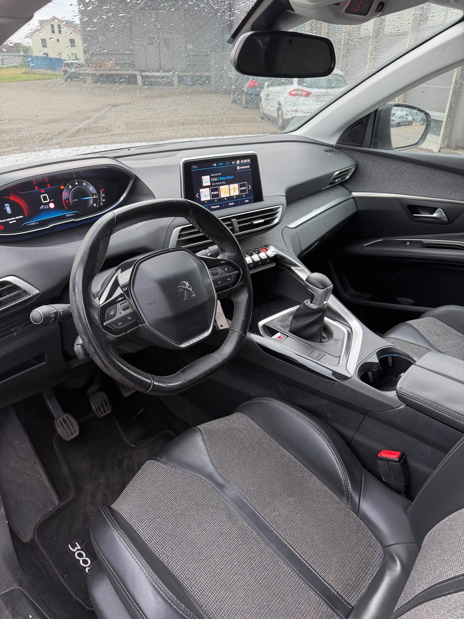 PEUGEOT 3008 1.2 PureTech Active-image-10