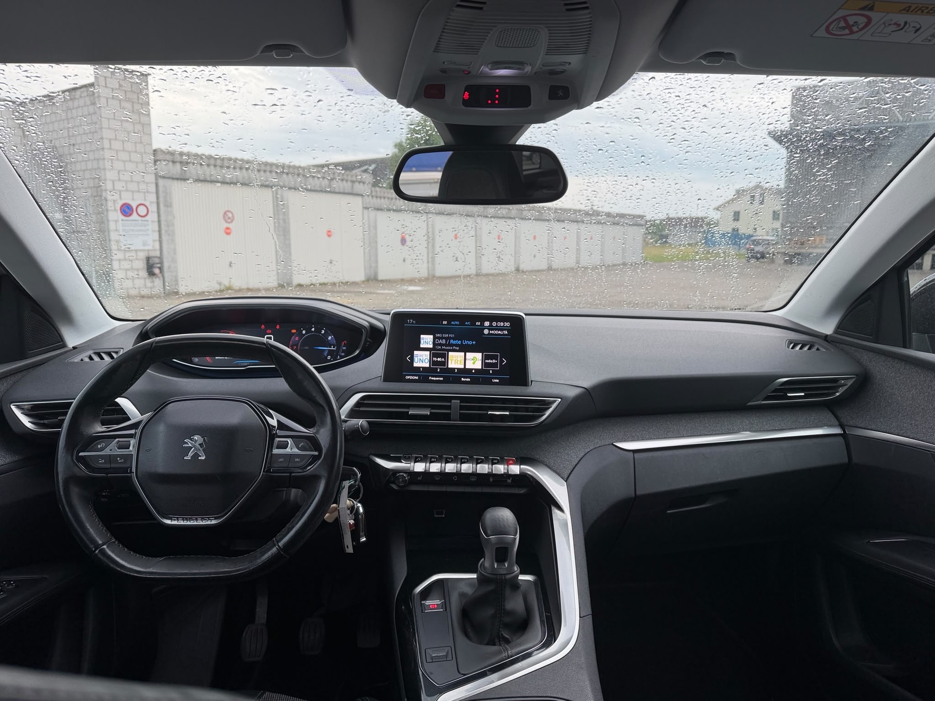 PEUGEOT 3008 1.2 PureTech Active-image-9