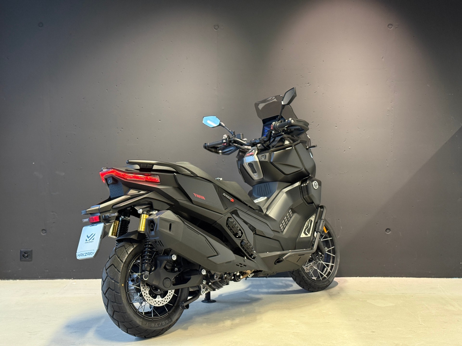 VOGE SR 450 X ADV-showroom-element-3