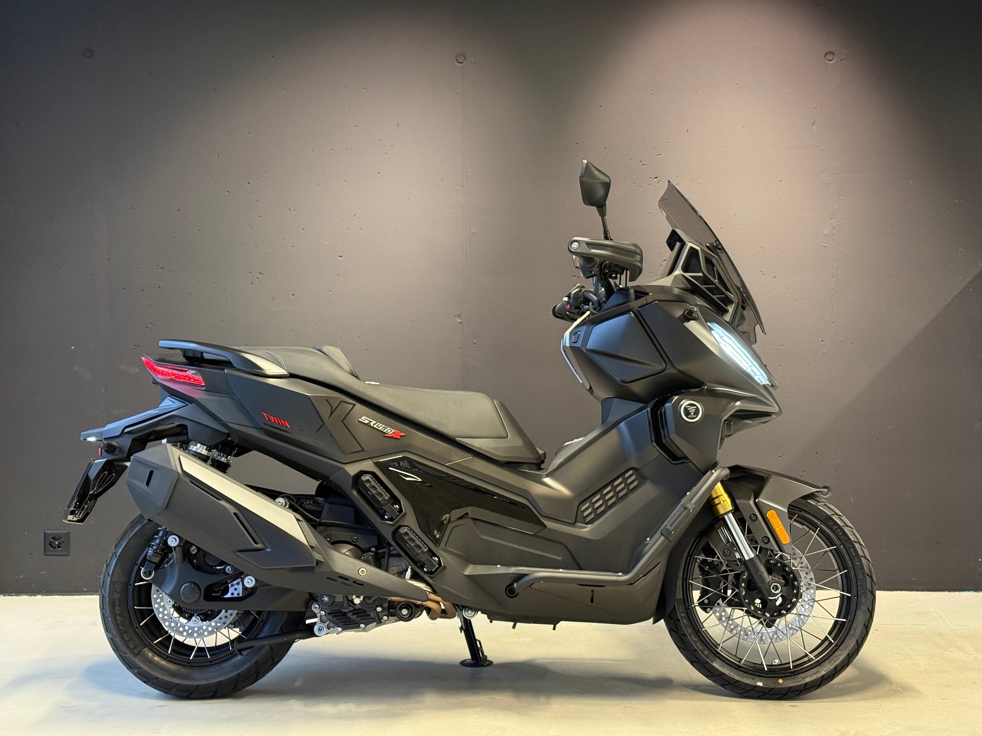 VOGE SR 450 X ADV-showroom-element-1