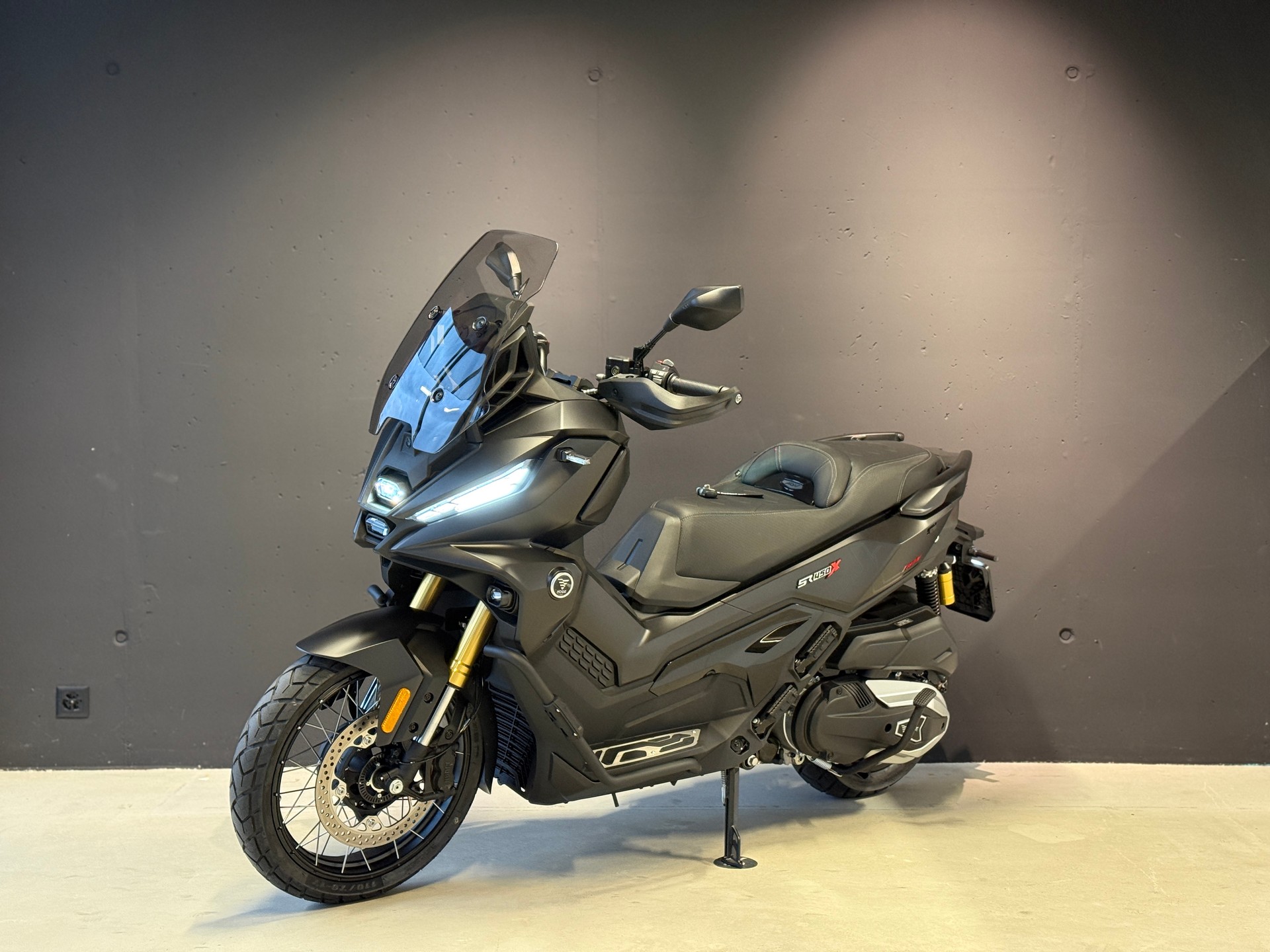 VOGE SR 450 X ADV-showroom-element-2