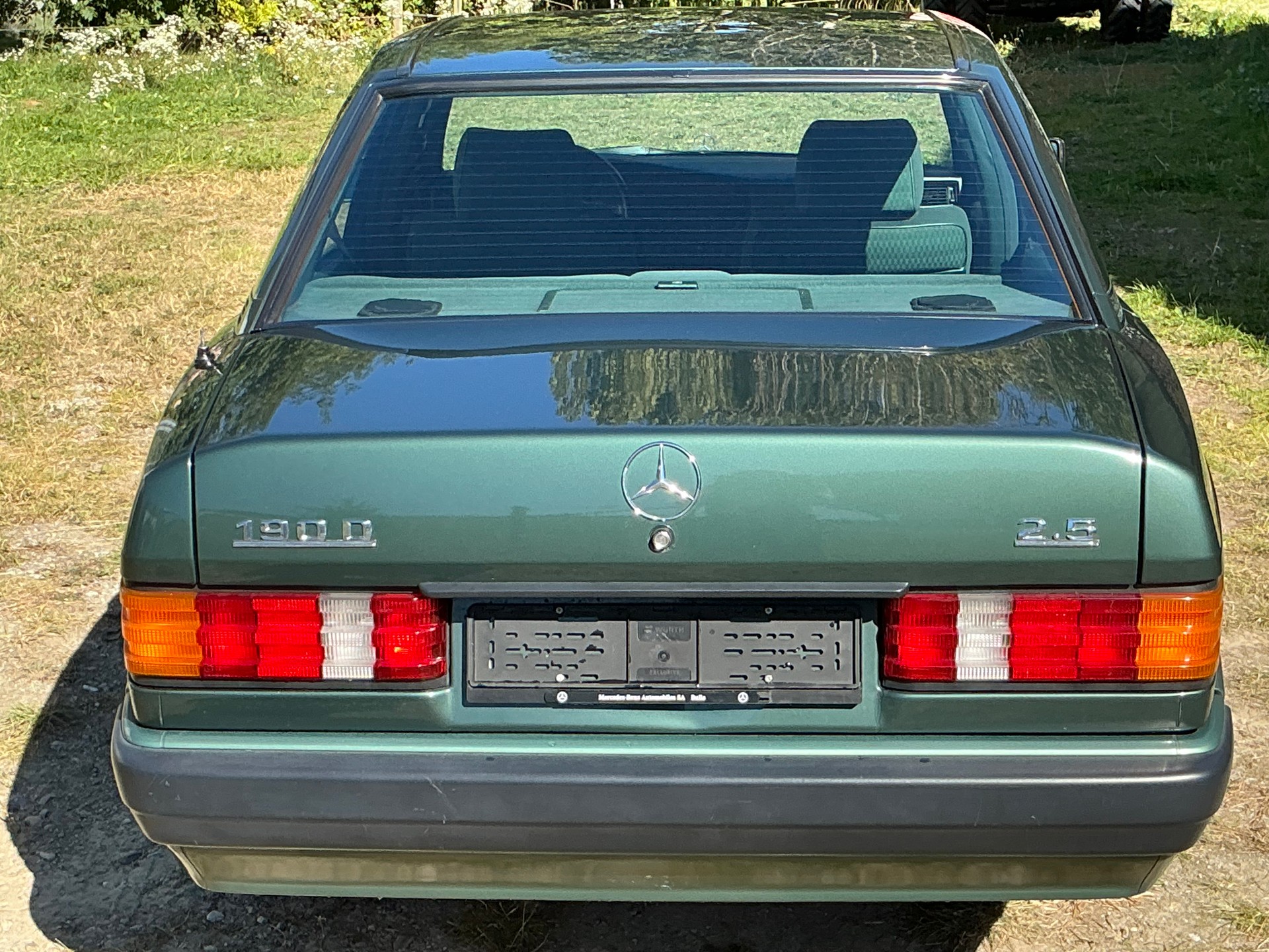 MERCEDES-BENZ 190 D 2.5-image-17