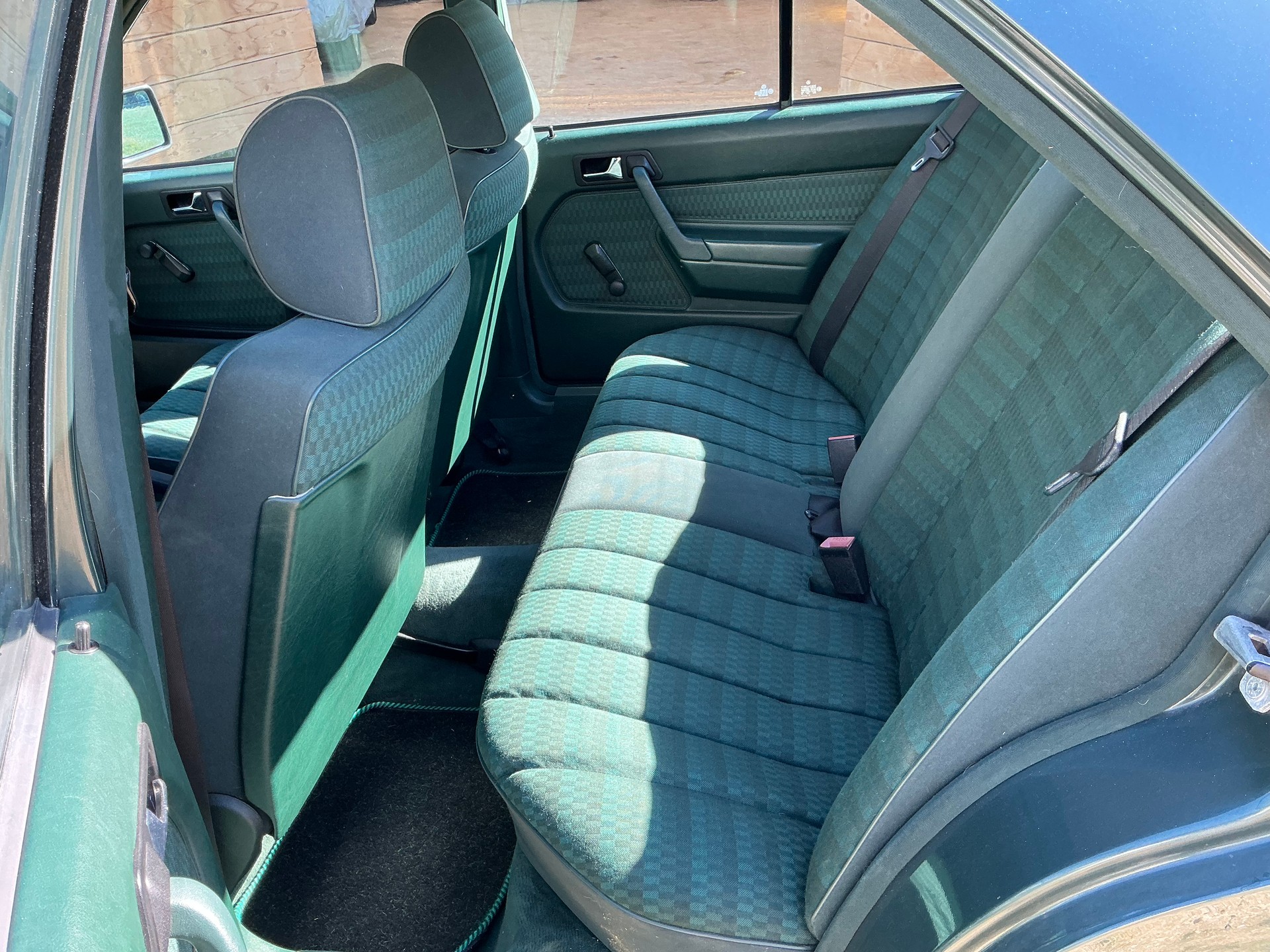 MERCEDES-BENZ 190 D 2.5-image-8