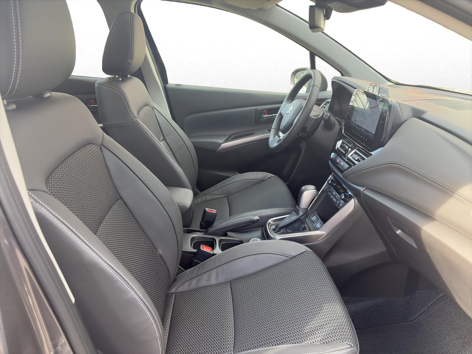 SUZUKI S-Cross 1.4 T Sakura Top Hybrid 4x4-image-15