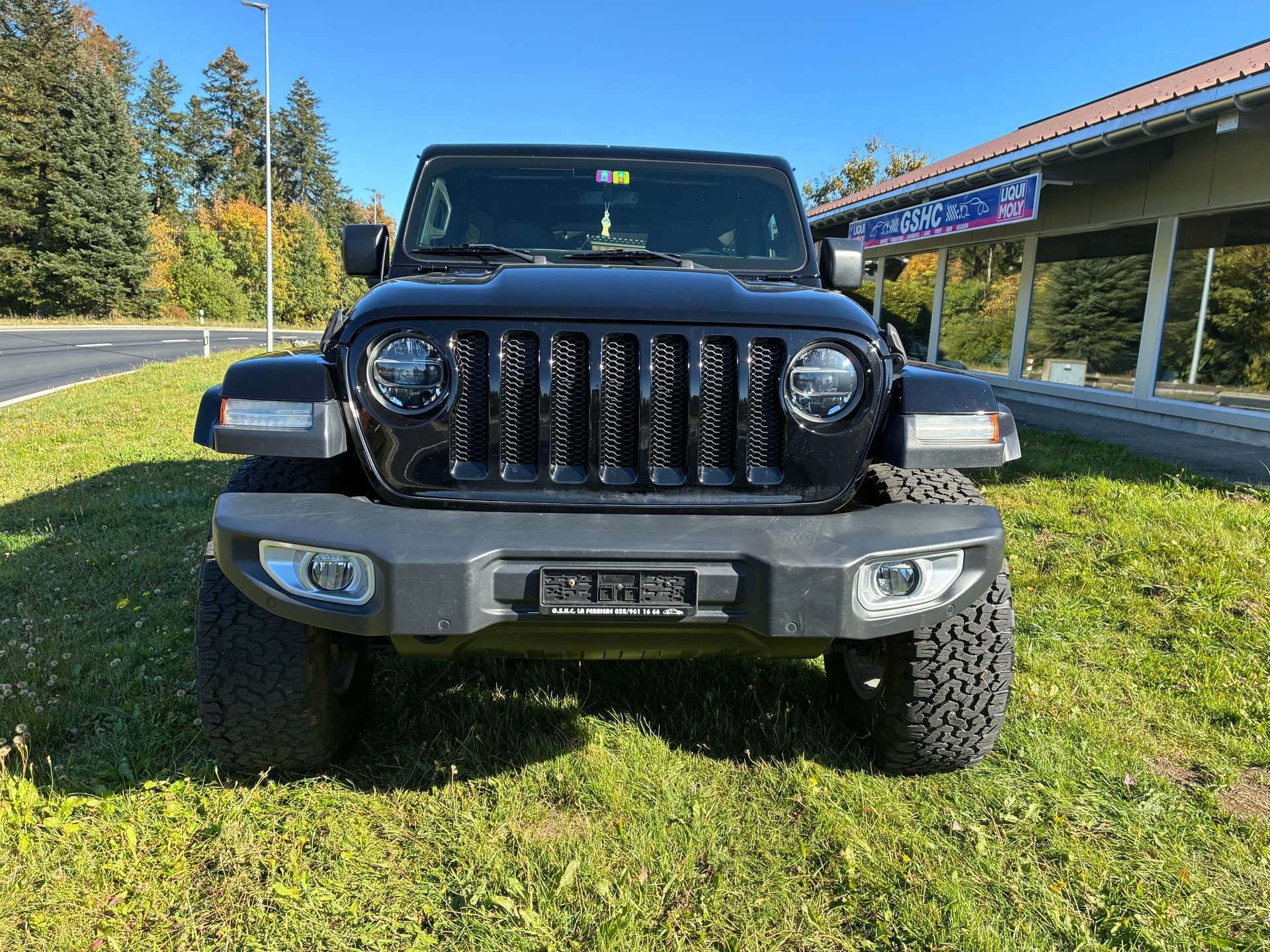 JEEP Wrangler 2.0 Unlimited Sahara Automatic-image-1