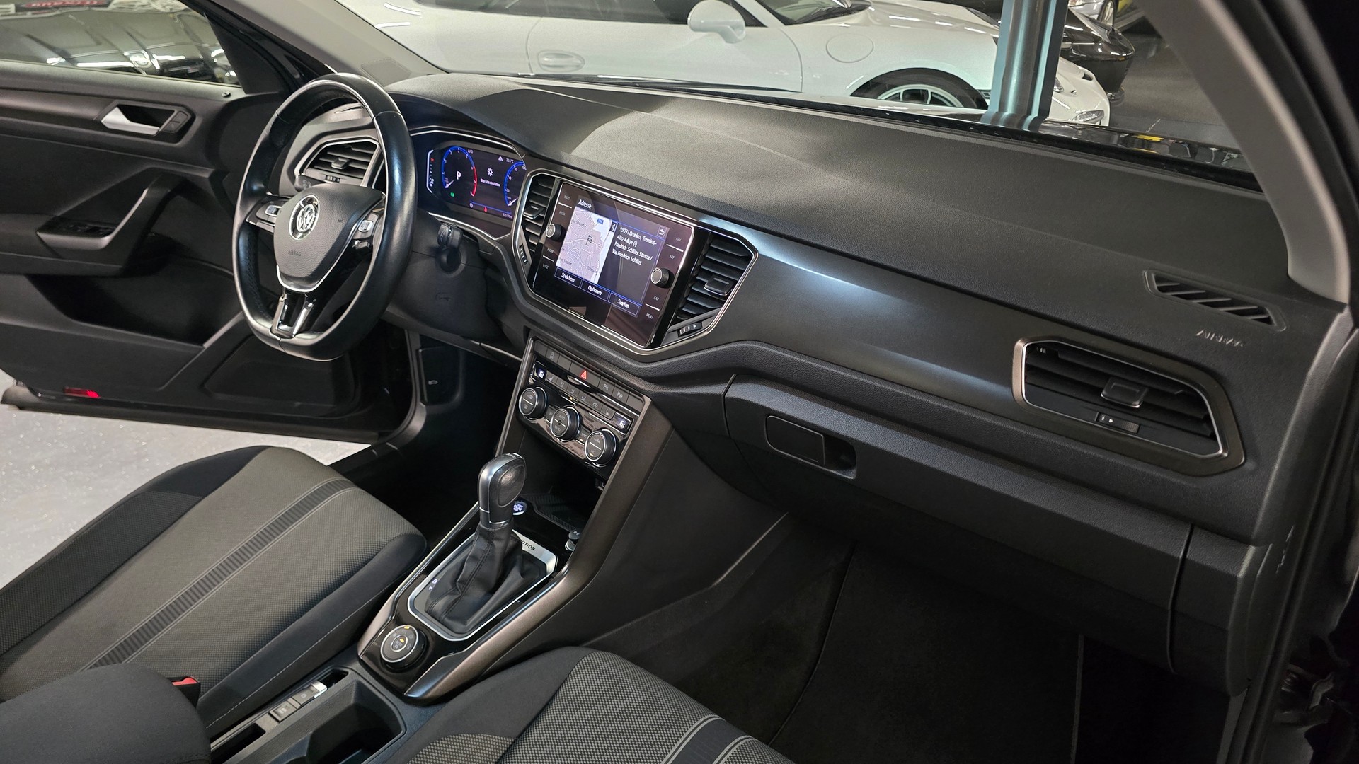 VW T-Roc 1.5 TSI EVO Sport DSG 4Motion-image-17