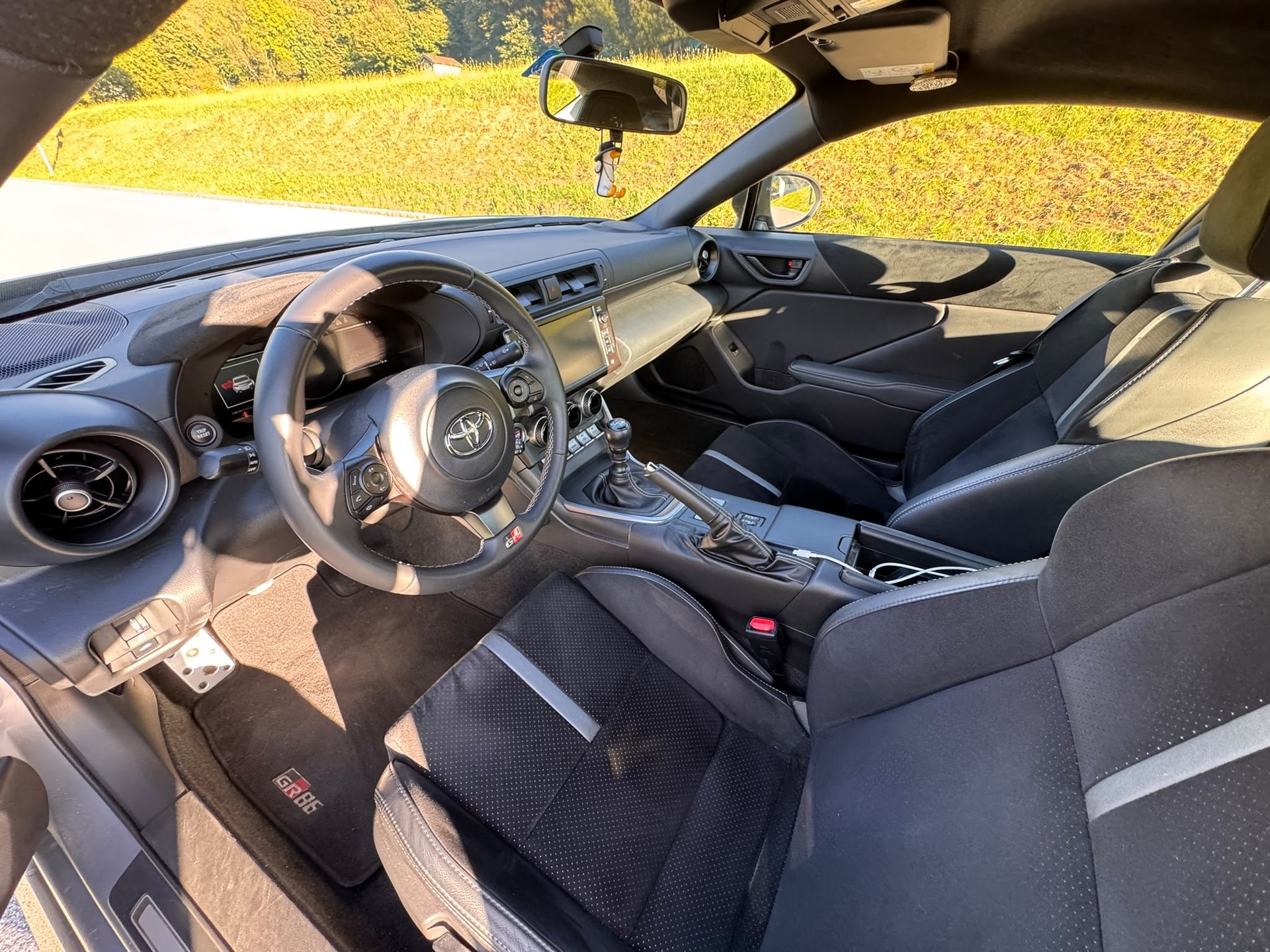 TOYOTA 2.4 Sport+-image-3