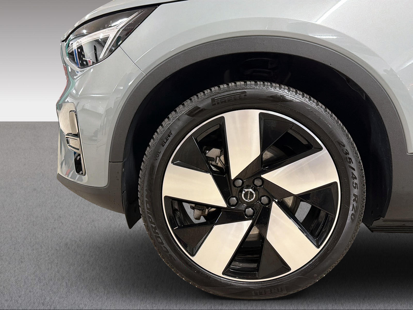 VOLVO XC40 E80 Twin Plus AWD-image-16
