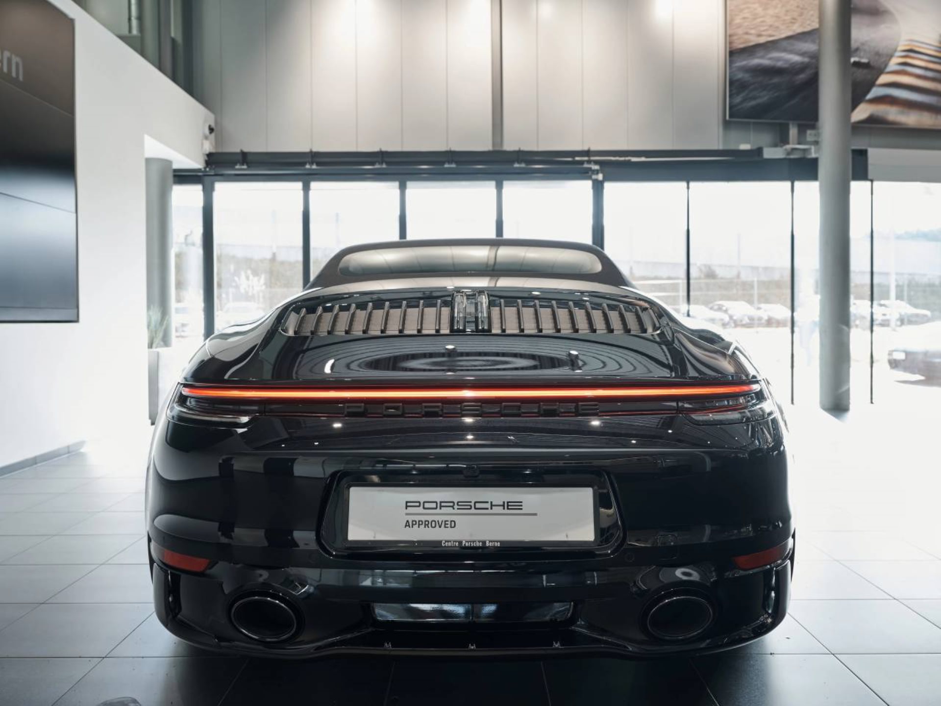 PORSCHE 911 Carrera 4 GTS Cabriolet-image-13