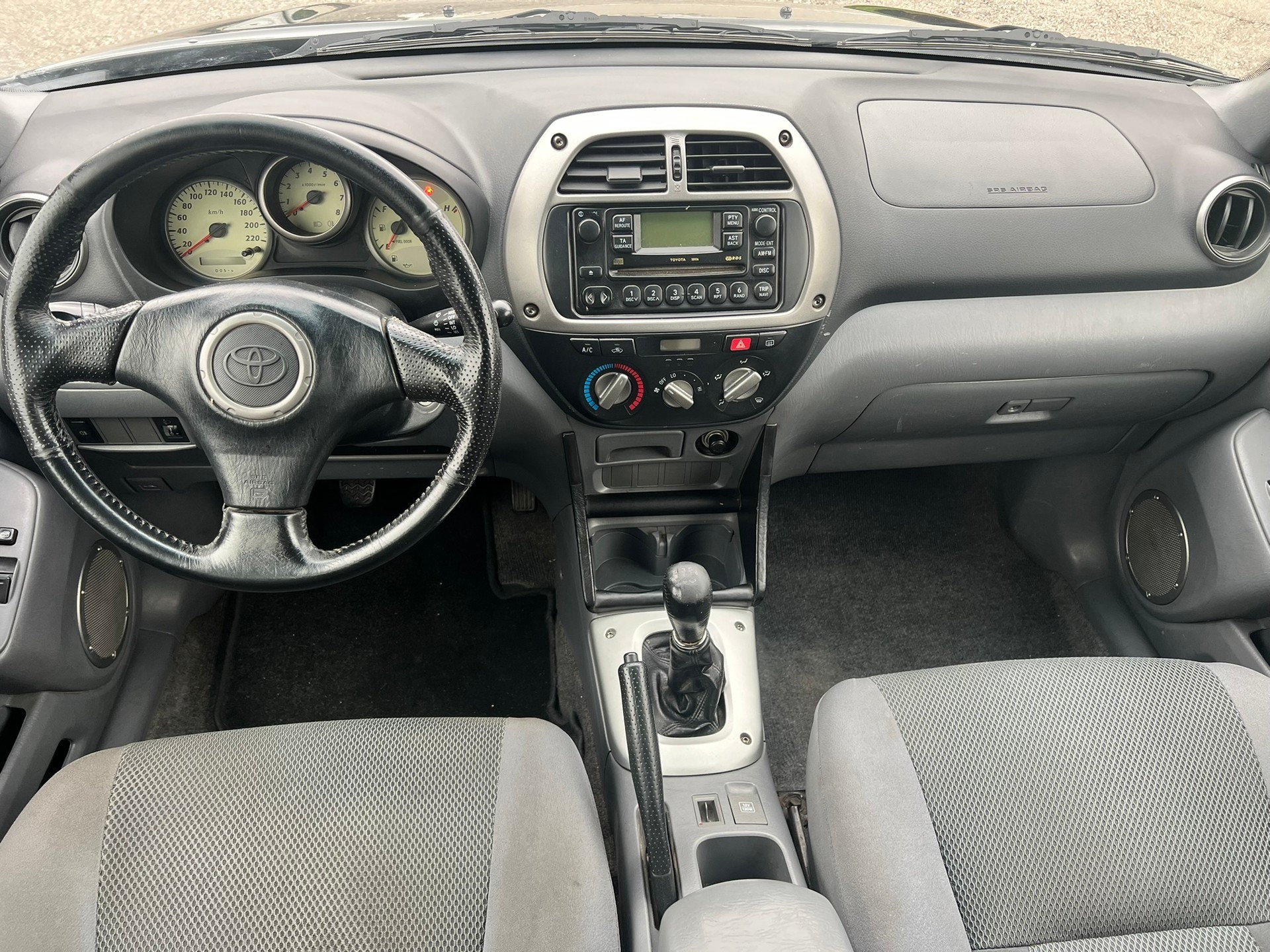 TOYOTA RAV-4 2.0 16V Linea Terra-image-9