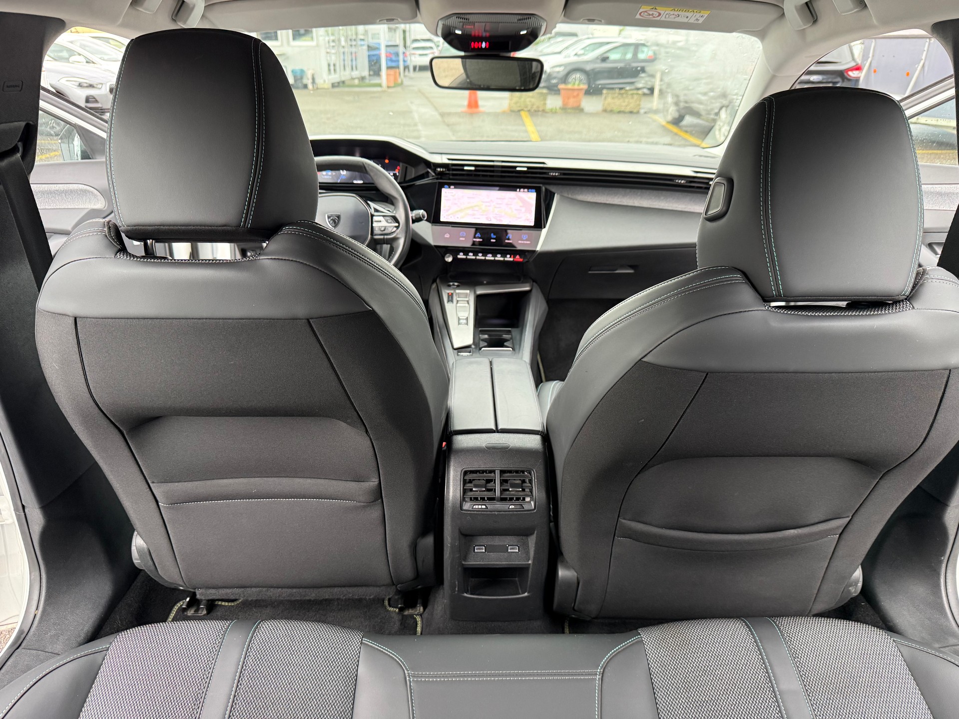 PEUGEOT 308 1.2 Pure Tech Allure EAT8-image-4