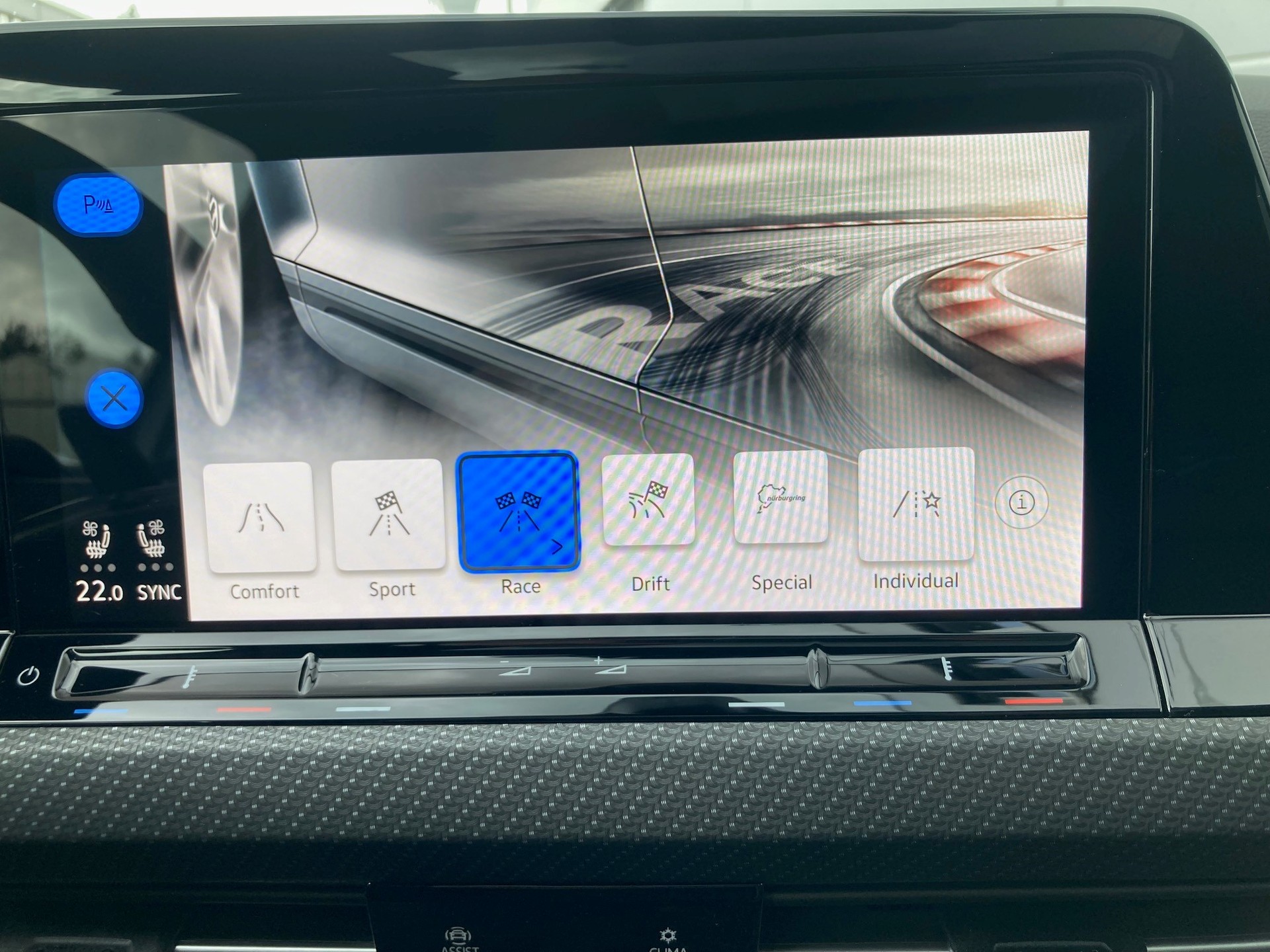 VW Golf Variant 2.0 TSI R DSG 4Motion-image-14