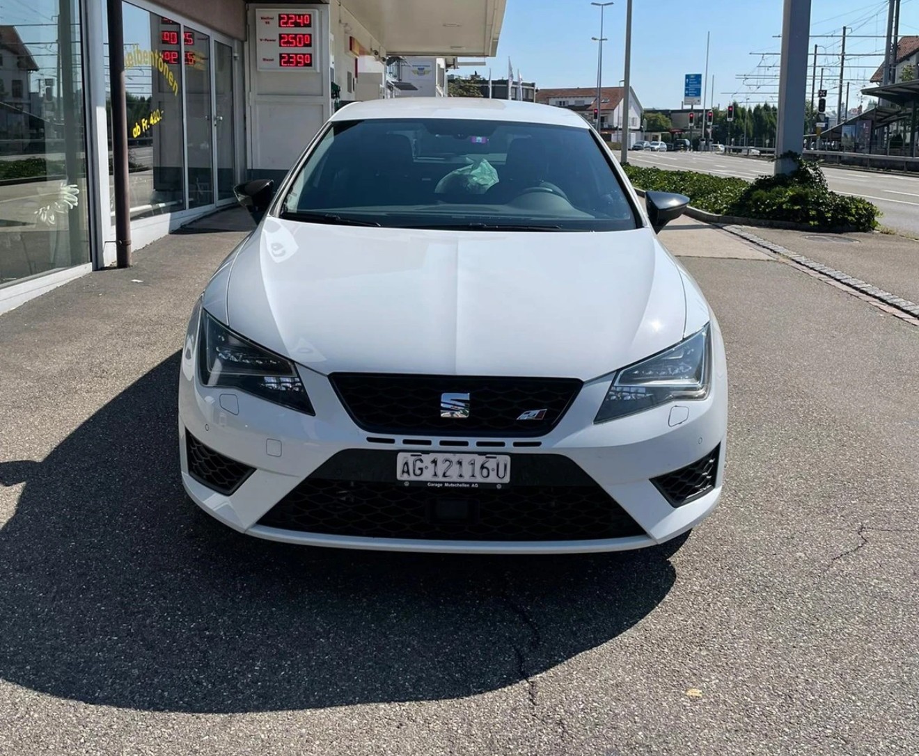 SEAT LEON 2.0 TSI Cupra 280 DSG CH-Auto 52% unter NP in Perlweiss-image-1