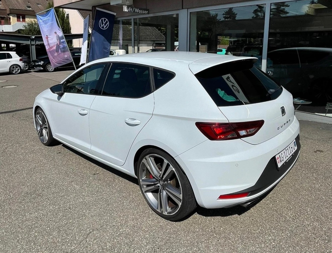 SEAT LEON 2.0 TSI Cupra 280 DSG CH-Auto 52% unter NP in Perlweiss-image-2