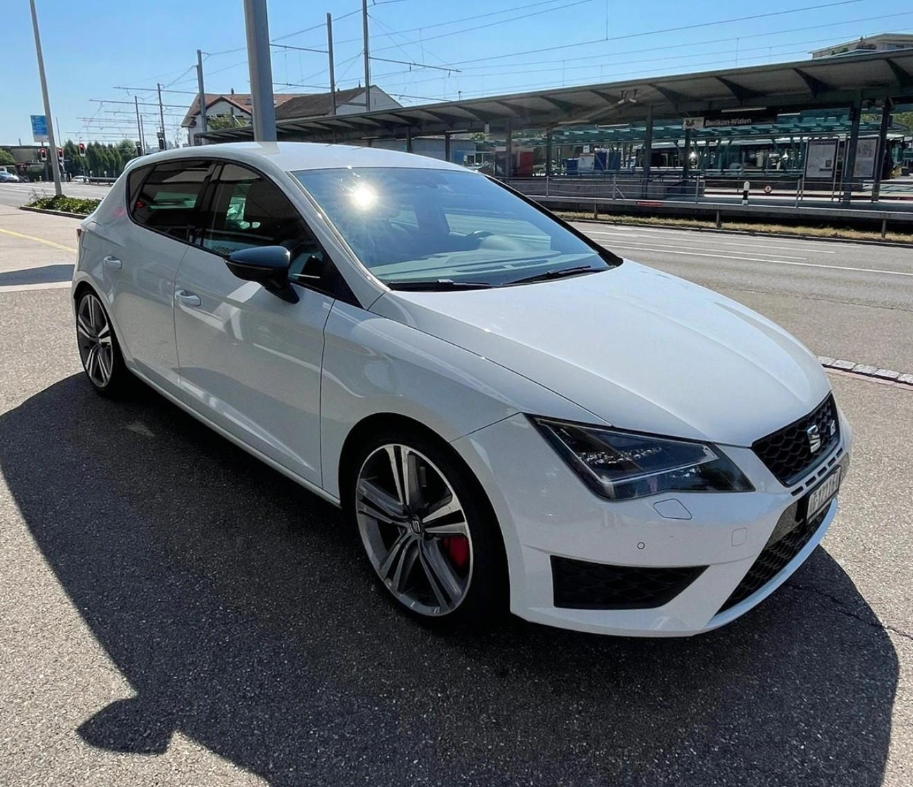 SEAT LEON 2.0 TSI Cupra 280 DSG CH-Auto 52% unter NP in Perlweiss-image-7
