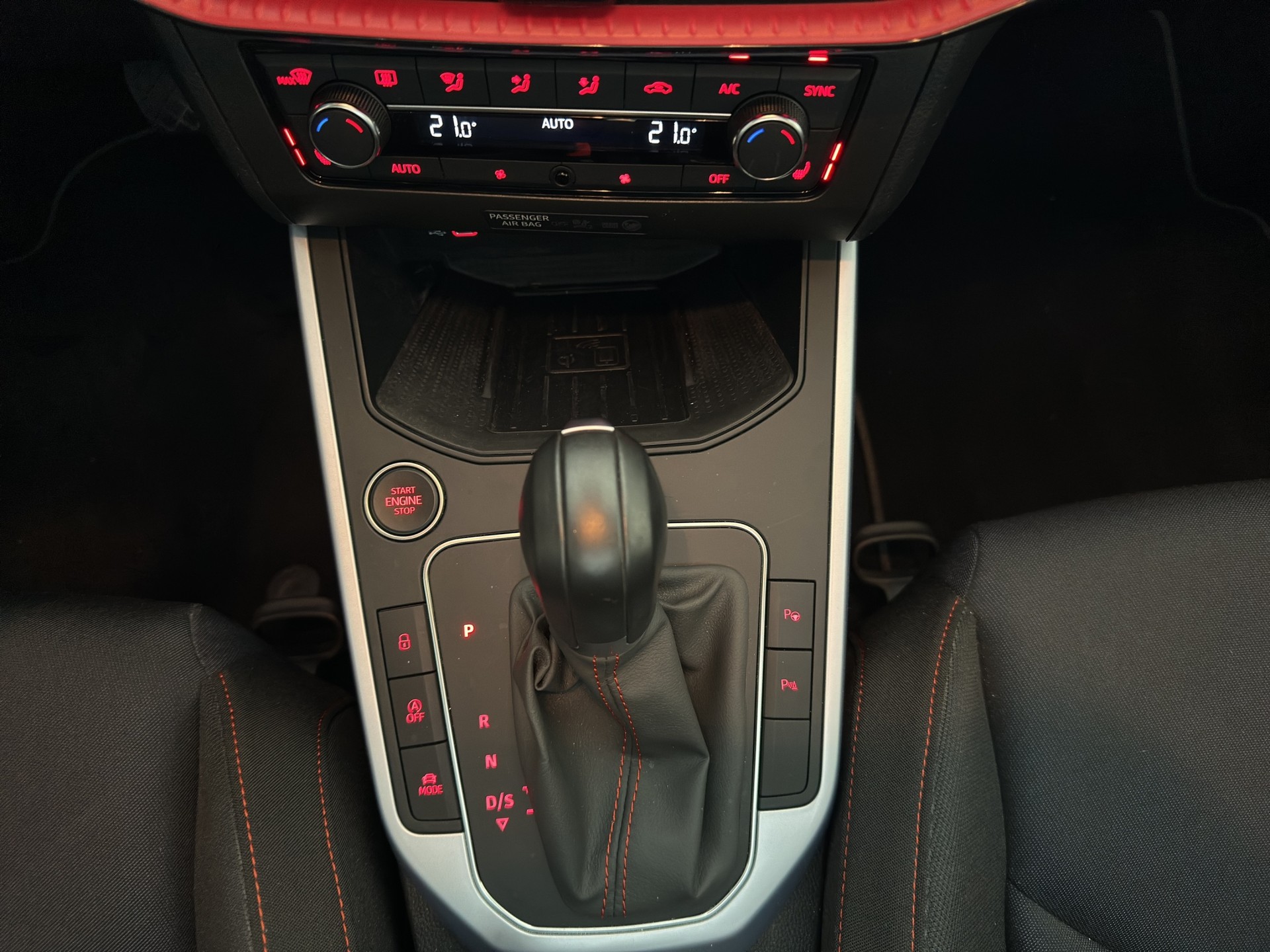 SEAT Arona 1.5 Eco TSI Hola FR DSG-image-13