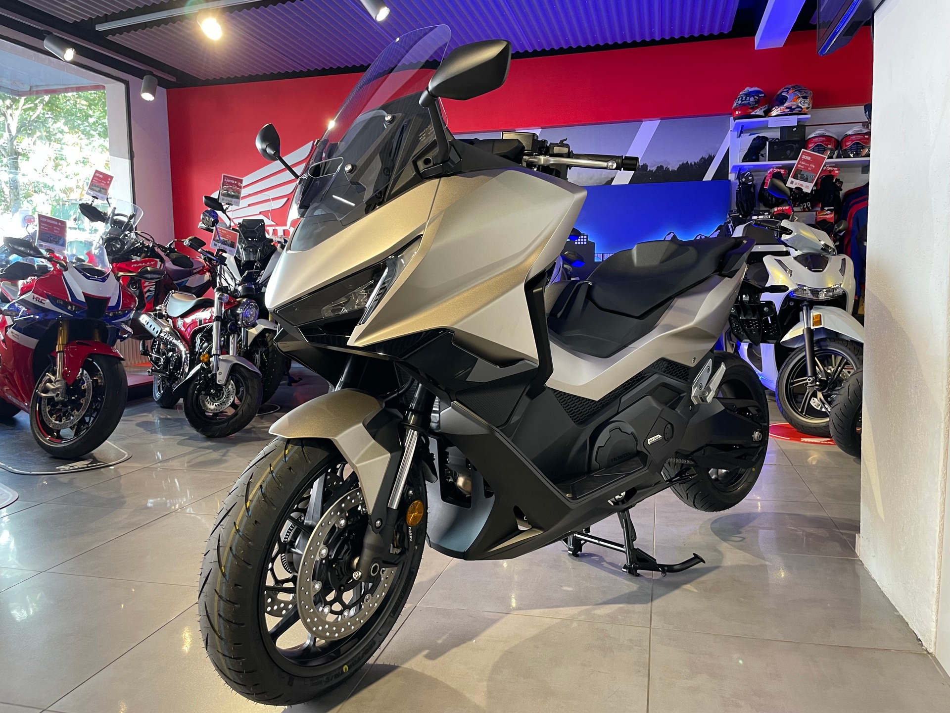 HONDA NSS 750