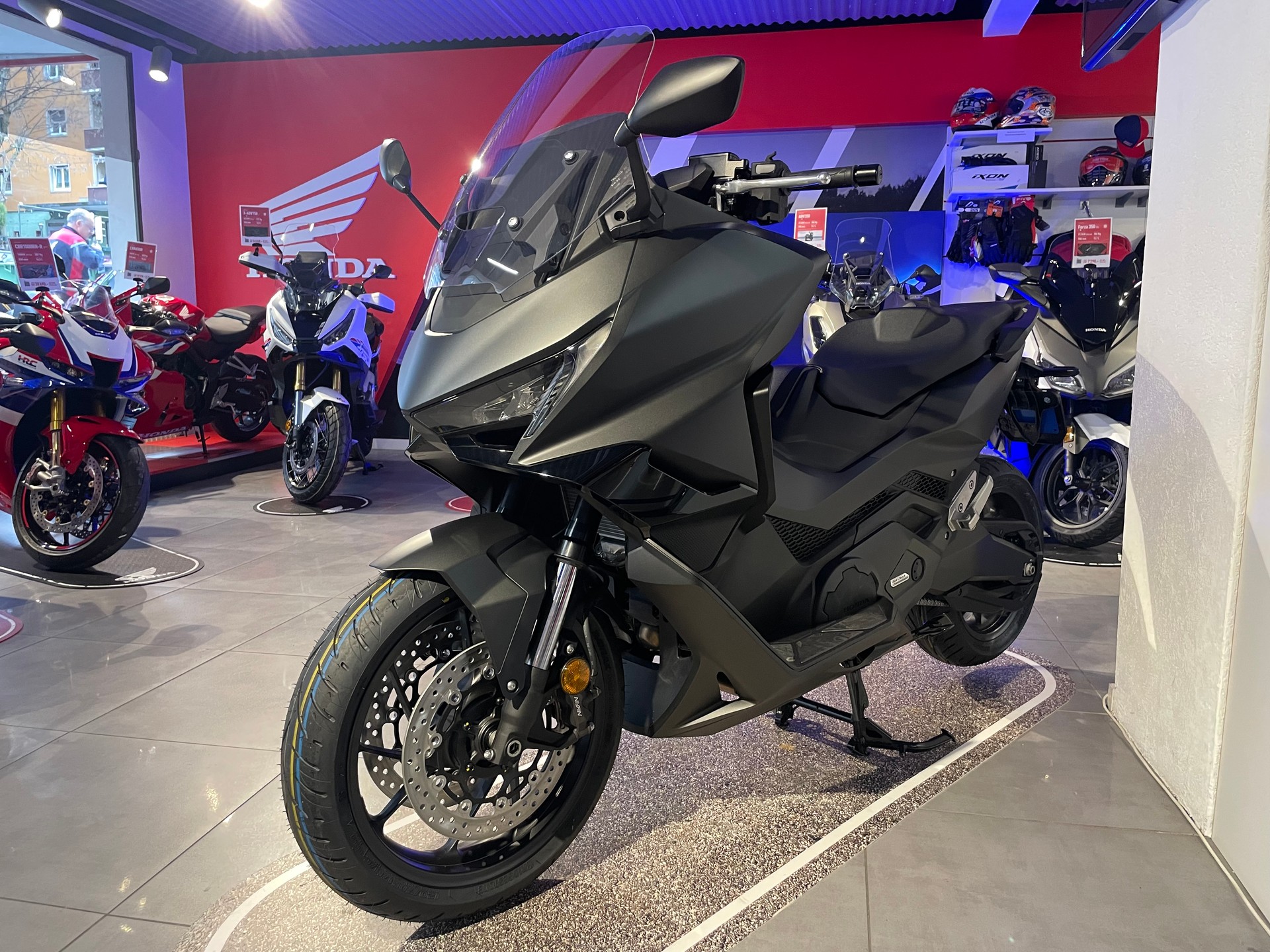 HONDA NSS 750-showroom-element-1
