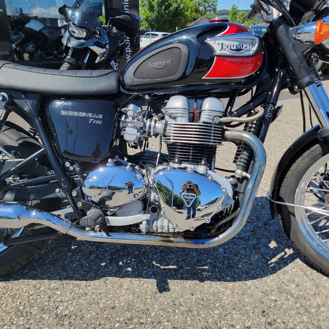 TRIUMPH Bonneville 900 T100-image-4