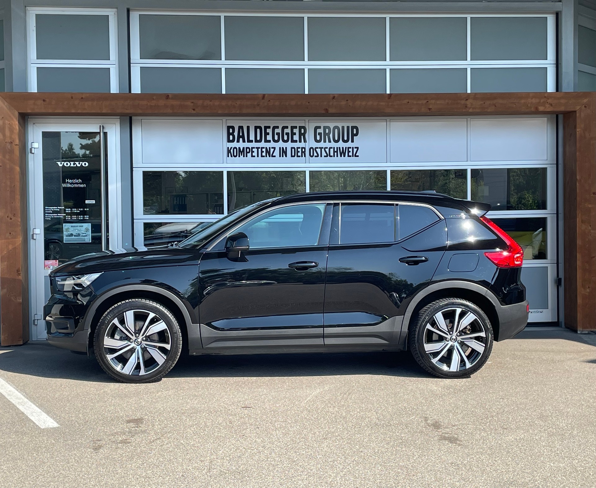 VOLVO XC40 P8 Pro AWD-image-8