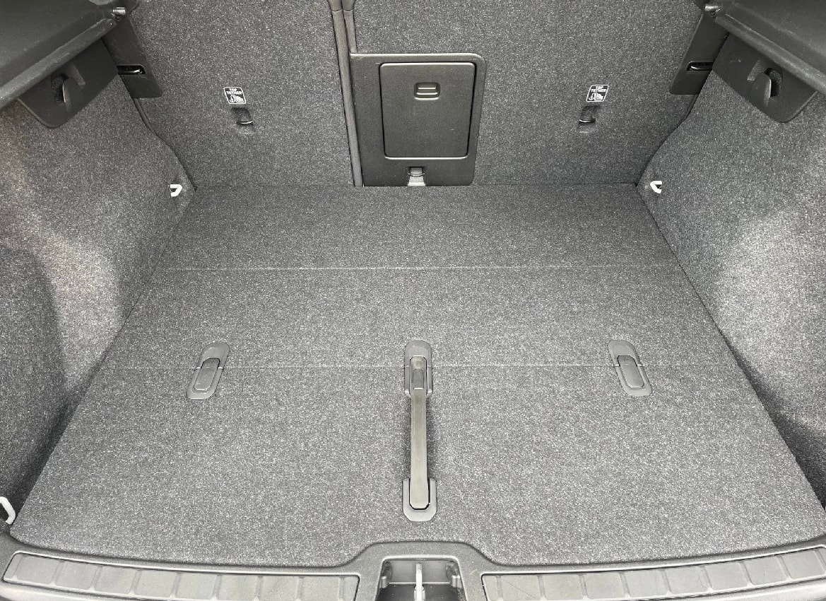 VOLVO XC40 P8 Pro AWD-image-6