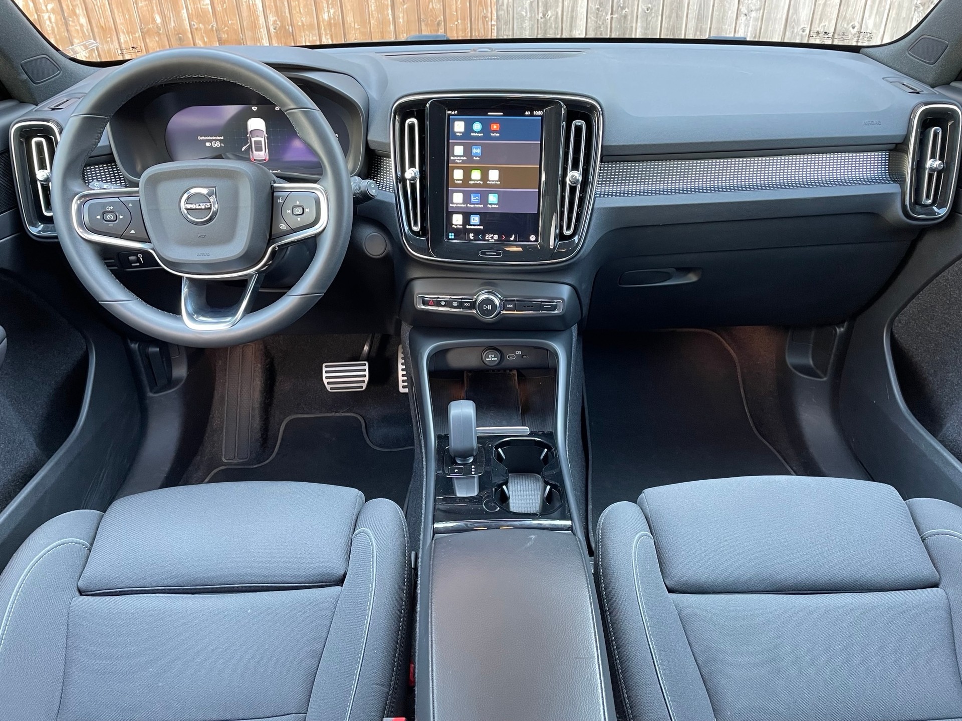 VOLVO XC40 P8 Pro AWD-image-5