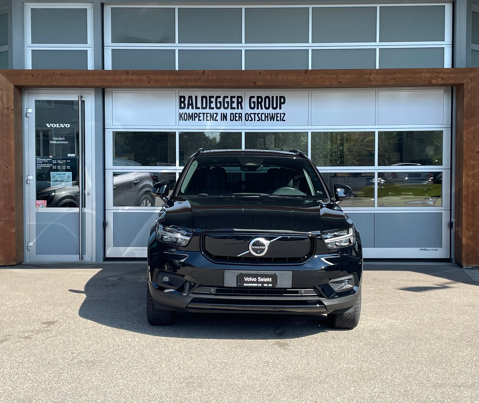 VOLVO XC40 P8 Pro AWD-image-7