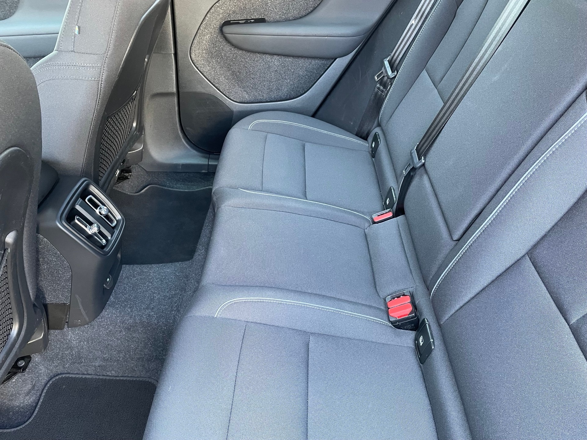 VOLVO XC40 P8 Pro AWD-image-4
