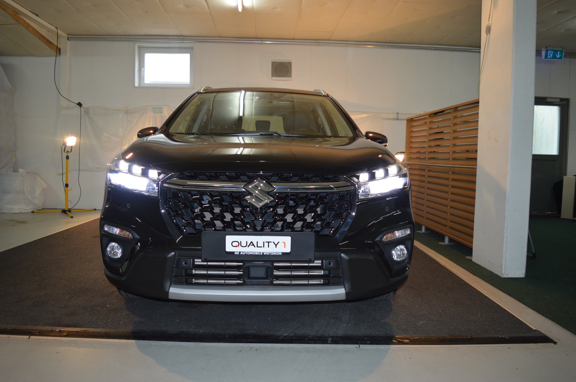 SUZUKI SX4 S-Cross 1.4 16V Compact Top Hybrid 4WD Automatic-image-1