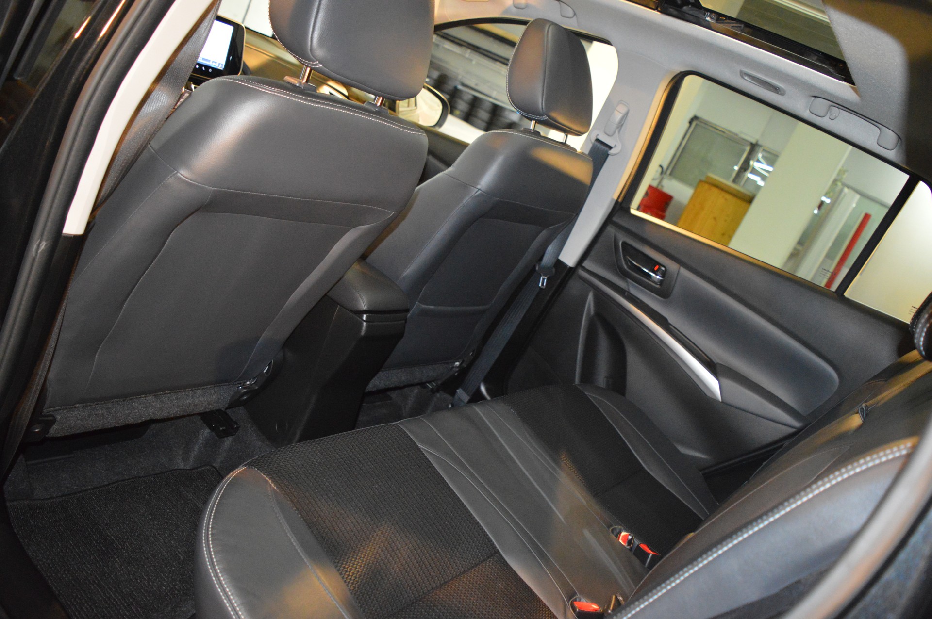 SUZUKI SX4 S-Cross 1.4 16V Compact Top Hybrid 4WD Automatic-image-16