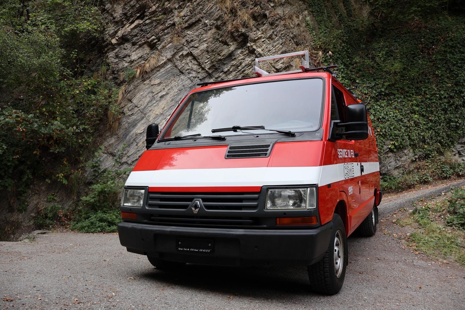 RENAULT TRAFIC-image-1