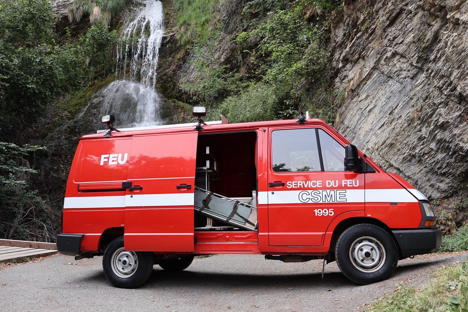 RENAULT TRAFIC-image-2